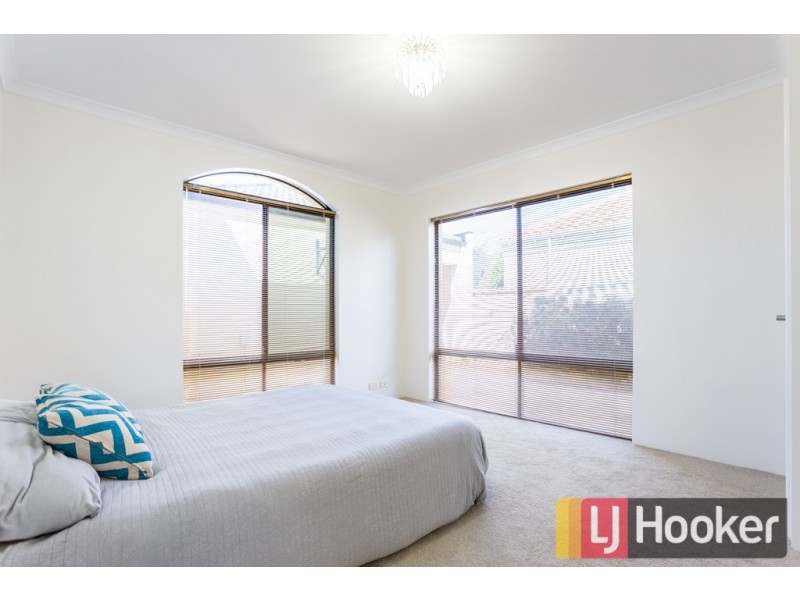 16 Pickworth Retreat, Pelican Point WA 6230