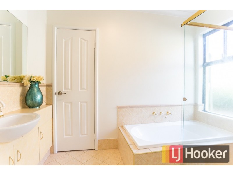 16 Pickworth Retreat, Pelican Point WA 6230