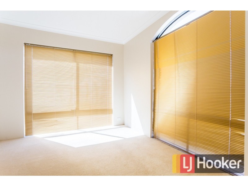 16 Pickworth Retreat, Pelican Point WA 6230