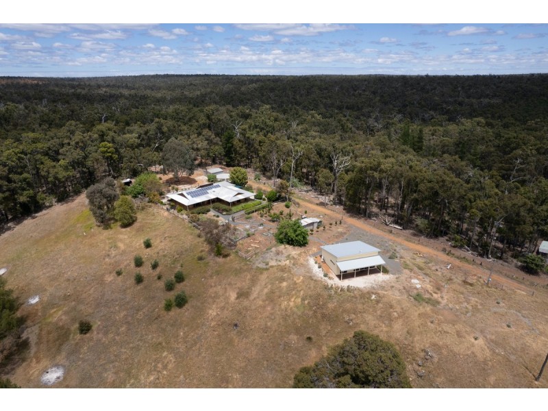 62 Rinns Road, Nannup WA 6275