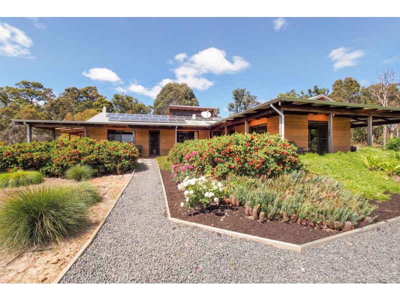 62 Rinns Road, Nannup WA 6275