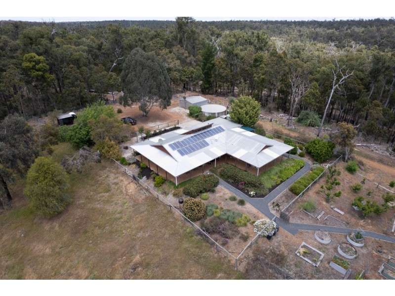 62 Rinns Road, Nannup WA 6275