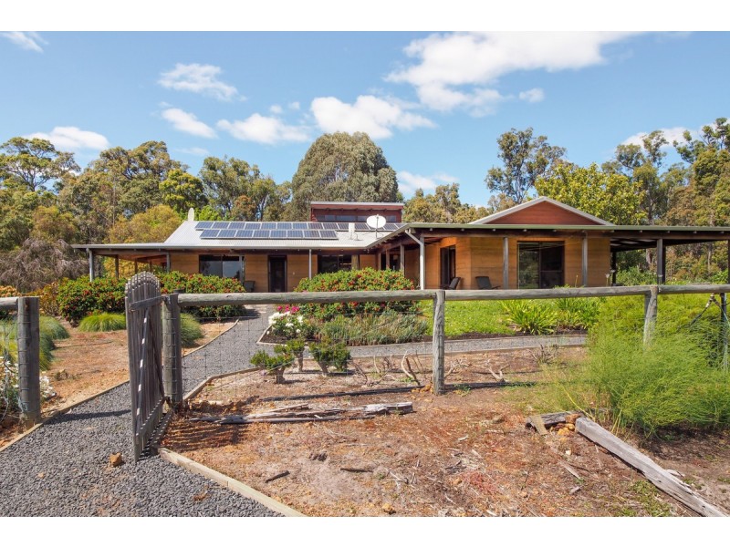 62 Rinns Road, Nannup WA 6275