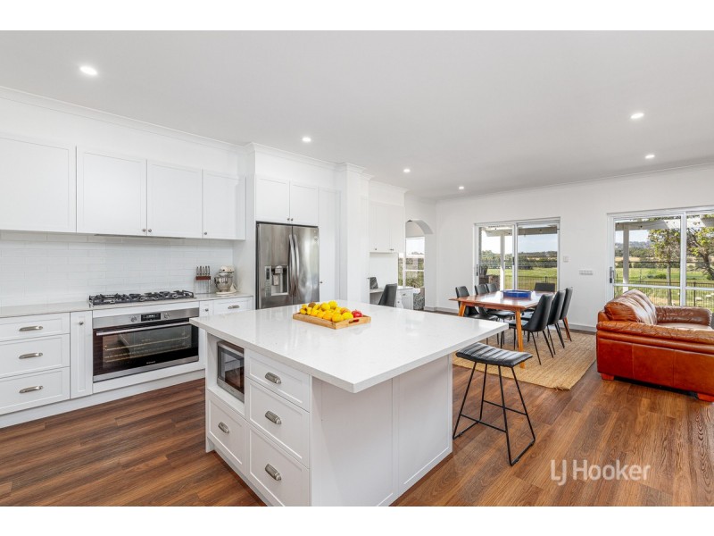 51 Shenton Road, Burekup WA 6227