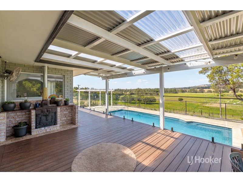 51 Shenton Road, Burekup WA 6227