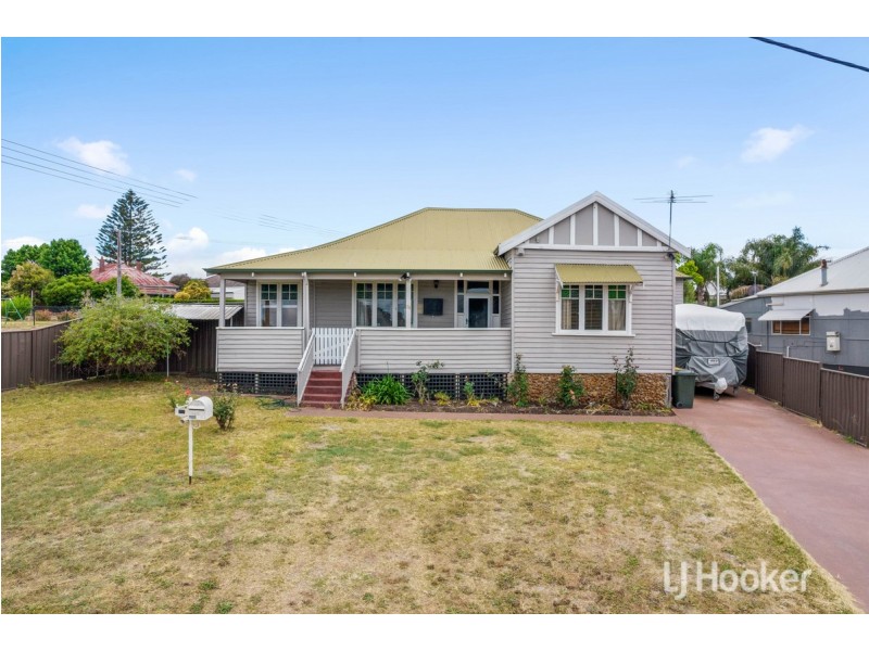 68 Deakin Street, Collie WA 6225