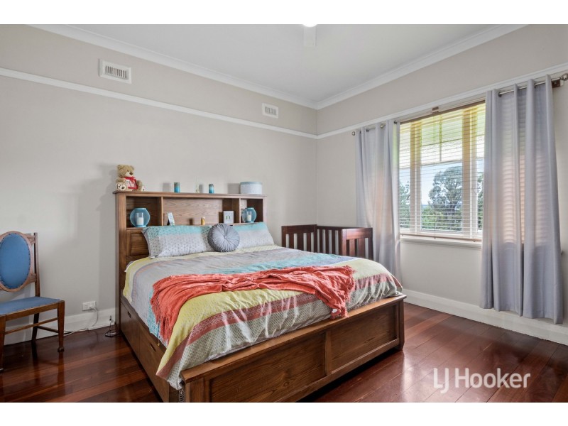 68 Deakin Street, Collie WA 6225