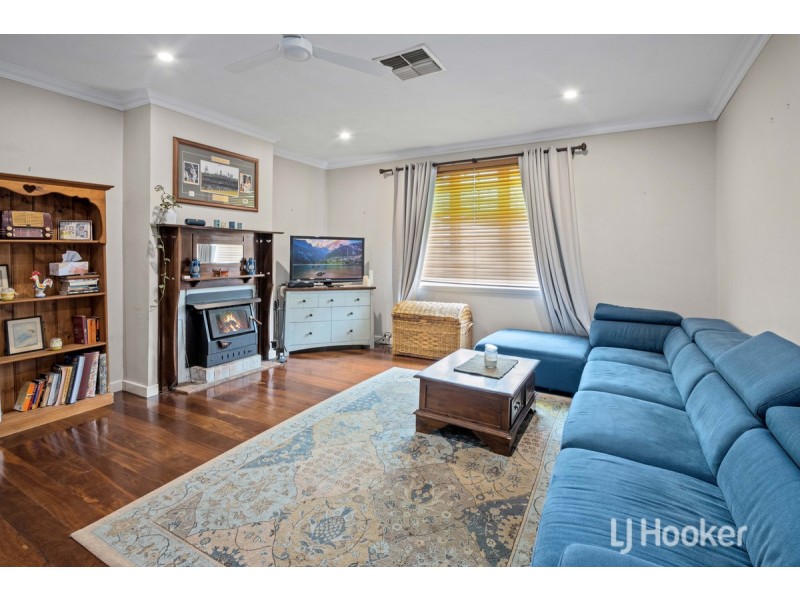 68 Deakin Street, Collie WA 6225