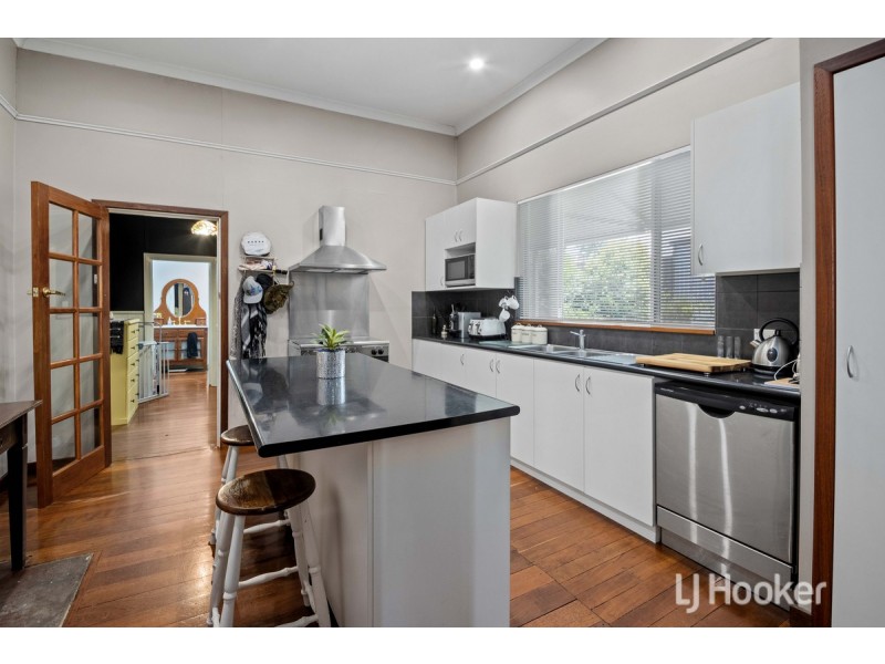 68 Deakin Street, Collie WA 6225