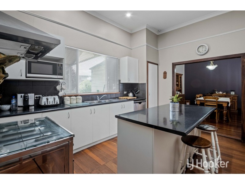 68 Deakin Street, Collie WA 6225