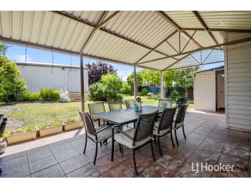 68 Deakin Street, Collie WA 6225