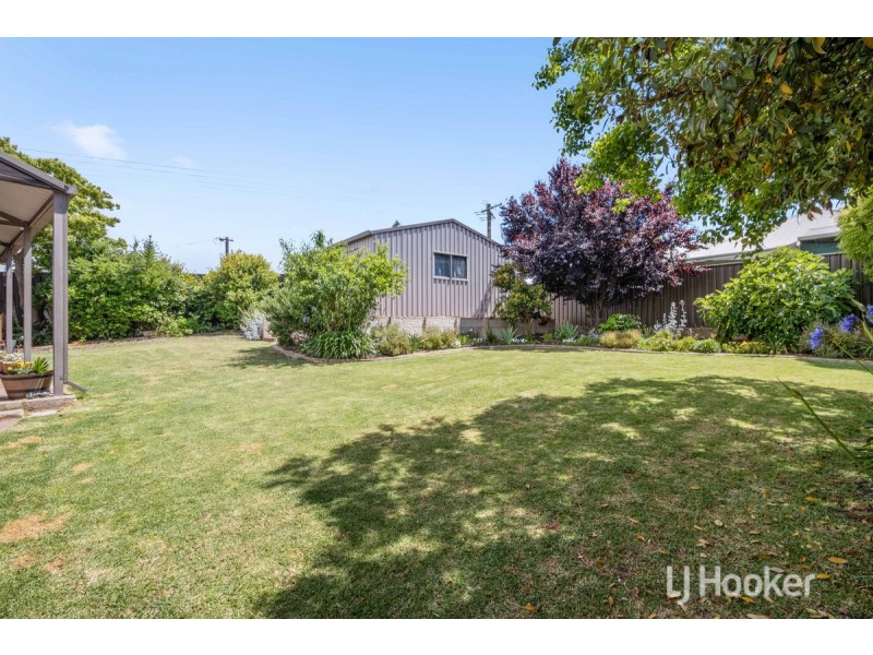 68 Deakin Street, Collie WA 6225
