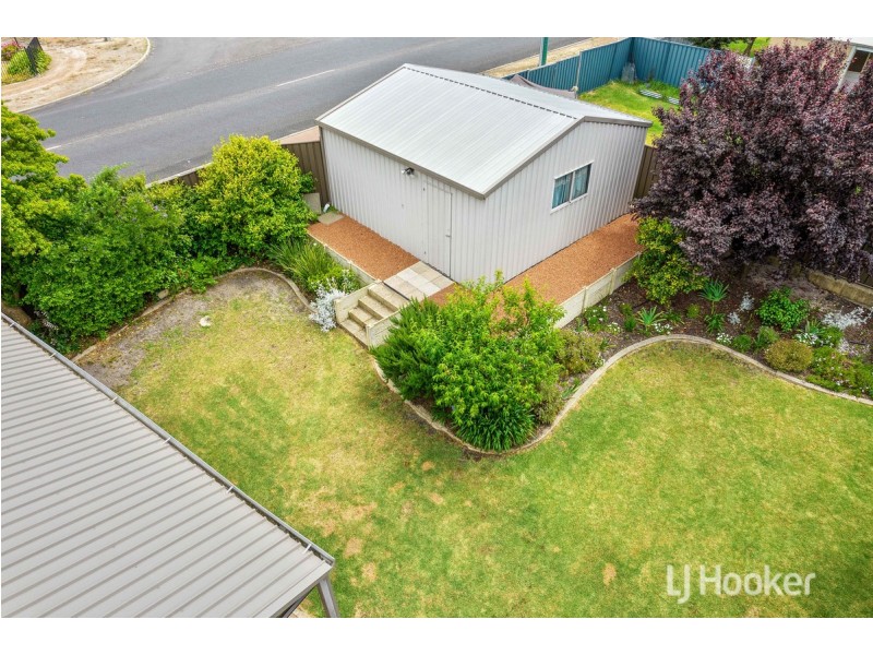 68 Deakin Street, Collie WA 6225