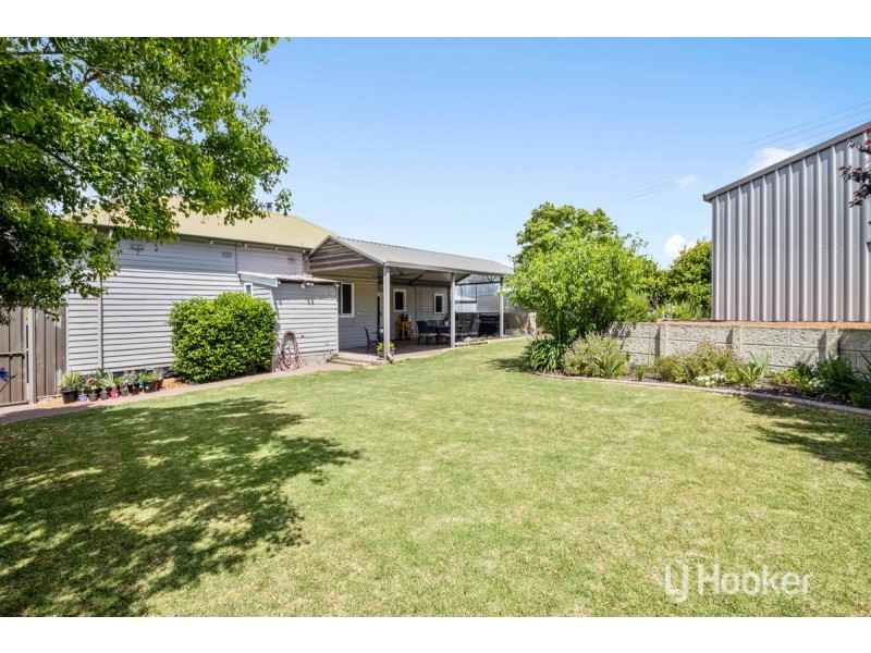 68 Deakin Street, Collie WA 6225
