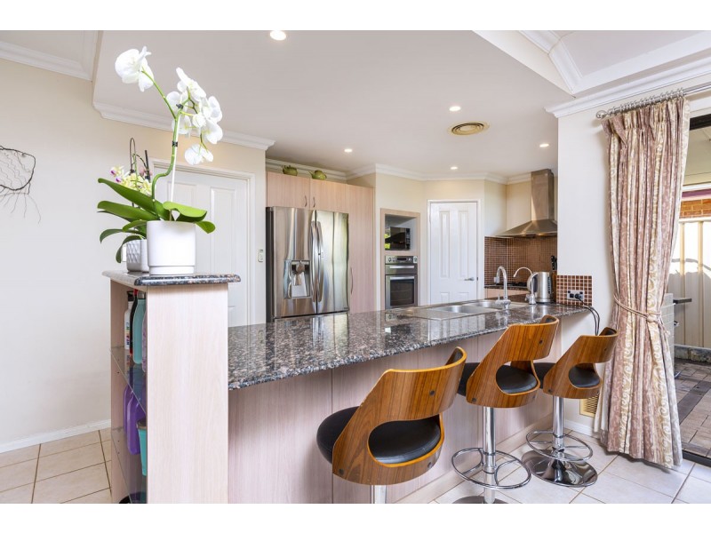 8 Rupara Circle, Quinns Rocks WA 6030