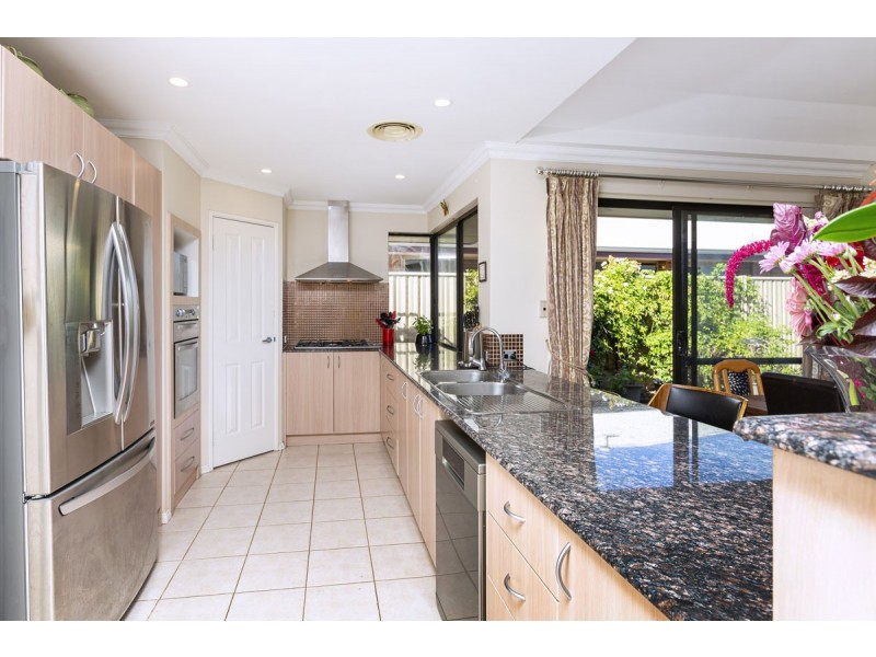 8 Rupara Circle, Quinns Rocks WA 6030