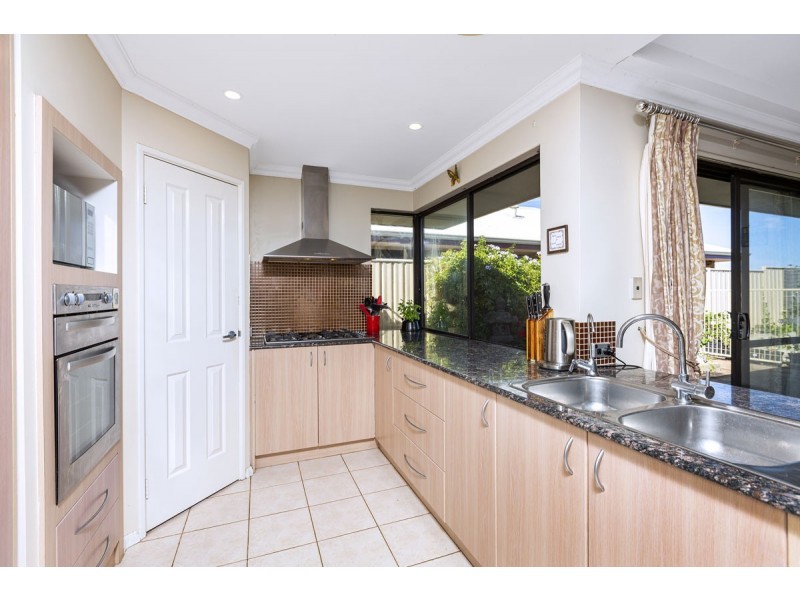 8 Rupara Circle, Quinns Rocks WA 6030