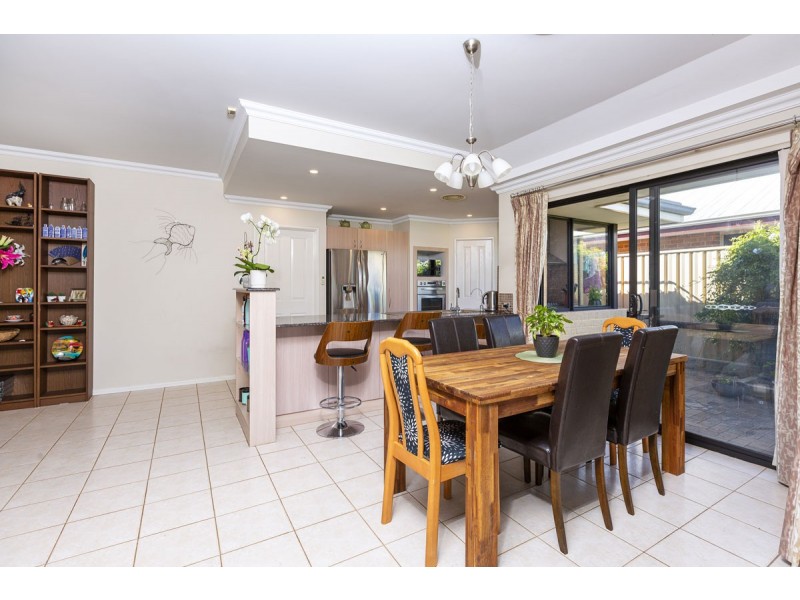 8 Rupara Circle, Quinns Rocks WA 6030