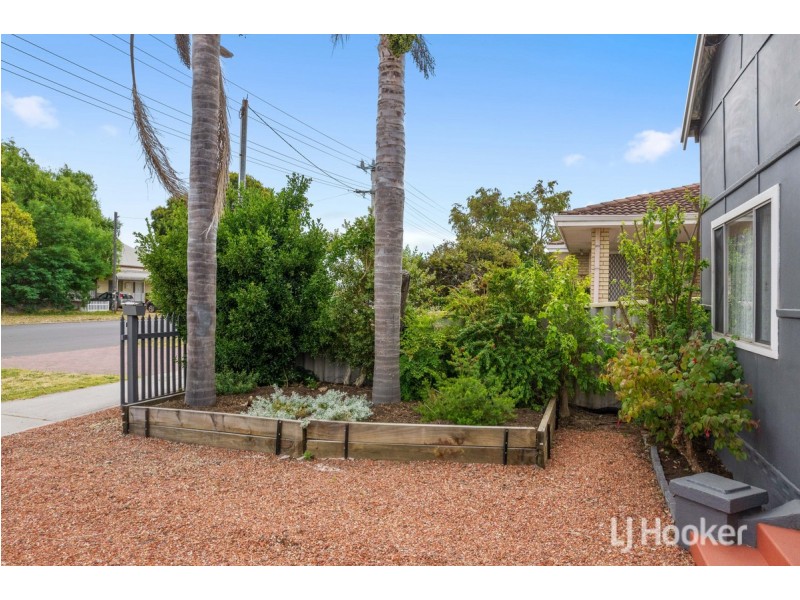 72 Johnston Street, Collie WA 6225