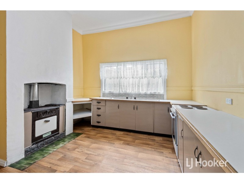 72 Johnston Street, Collie WA 6225