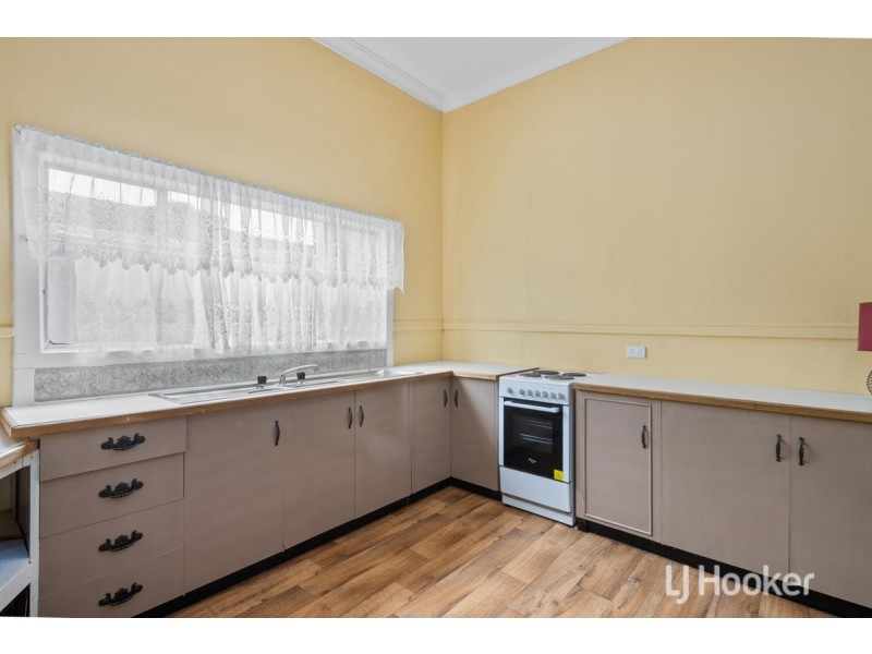 72 Johnston Street, Collie WA 6225