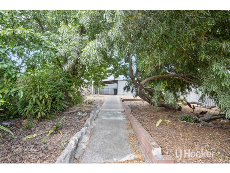 72 Johnston Street, Collie WA 6225