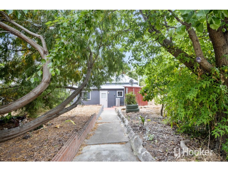 72 Johnston Street, Collie WA 6225