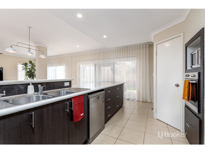 2 Cusworth Drive, Glen Iris WA 6230