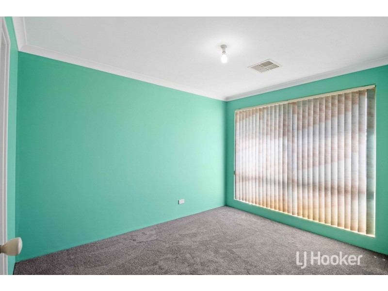 33 Barton Drive, Australind WA 6233