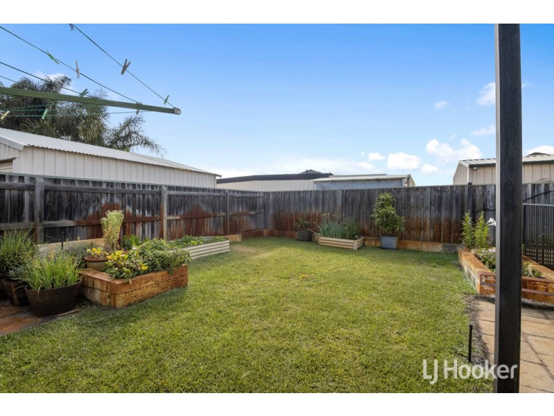 33 Barton Drive, Australind WA 6233