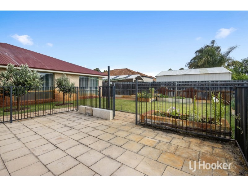 33 Barton Drive, Australind WA 6233