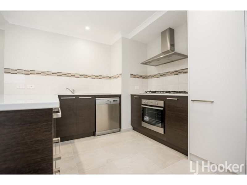 7/11 Nepean Turn, Millbridge WA 6232