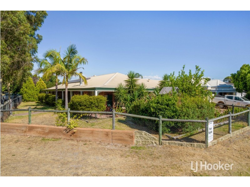 18 Burleigh Drive, Australind WA 6233