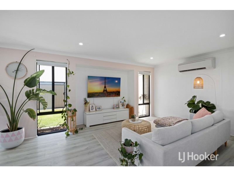 8 Galah Way, Australind WA 6233