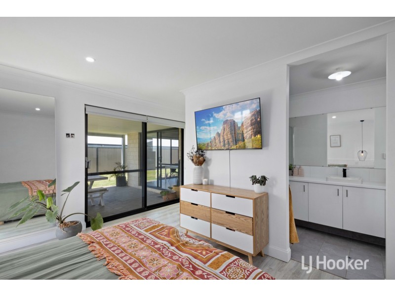 8 Galah Way, Australind WA 6233