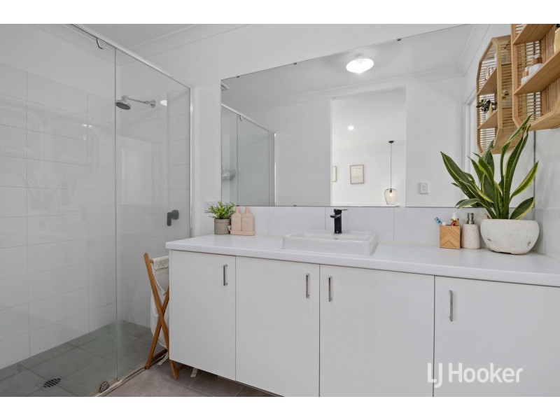 8 Galah Way, Australind WA 6233