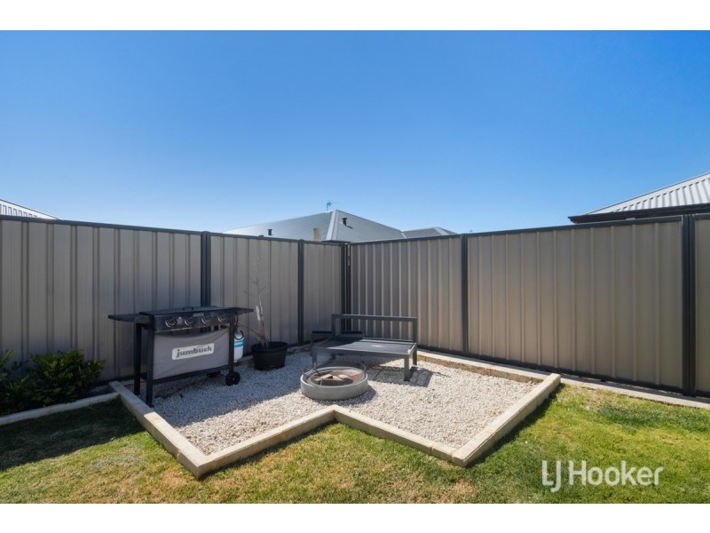 8 Galah Way, Australind WA 6233