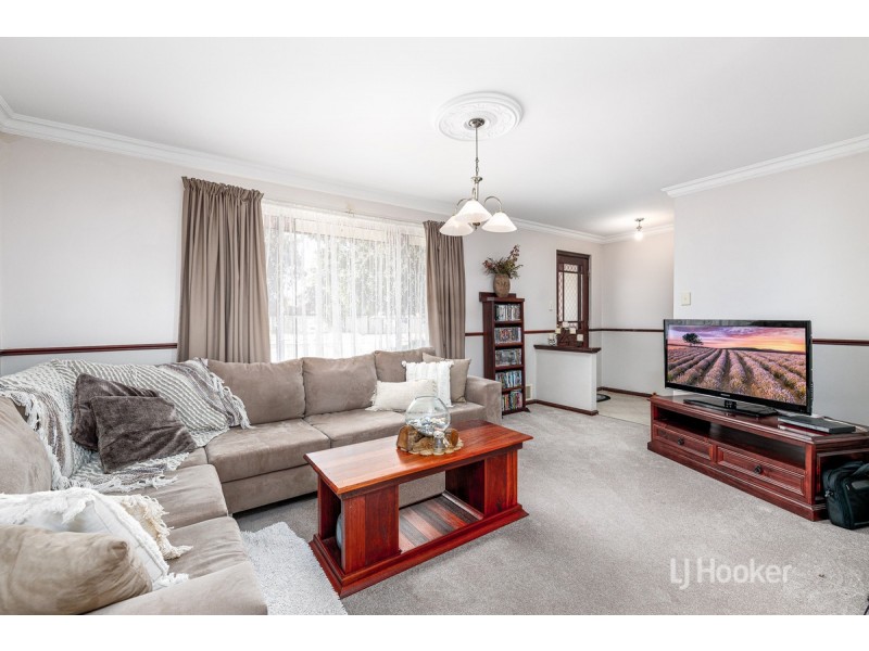 11 Kurrajong Circle, Glen Iris WA 6230