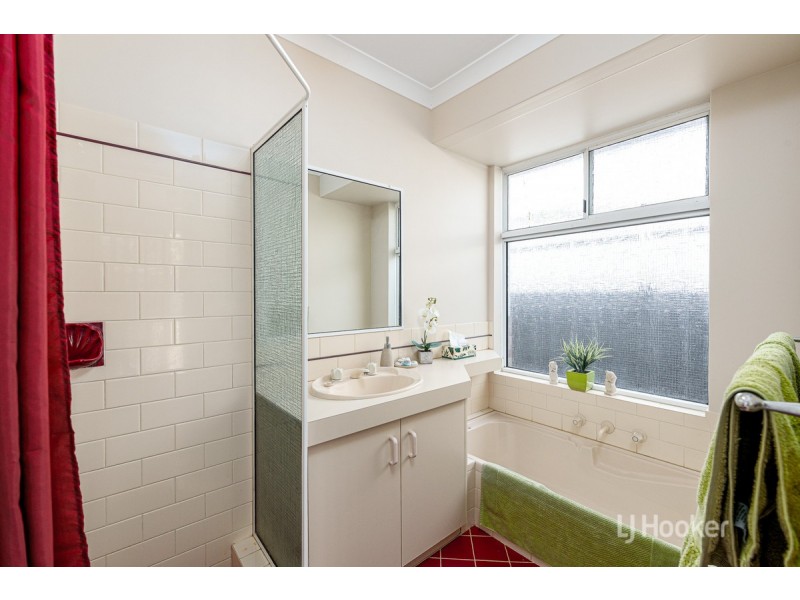 11 Kurrajong Circle, Glen Iris WA 6230