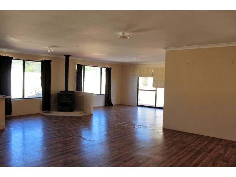 6 Hopkins Road, Brunswick WA 6224