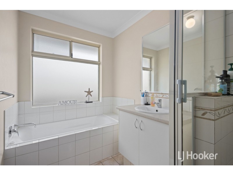 11 Wellington Boulevard, Collie WA 6225