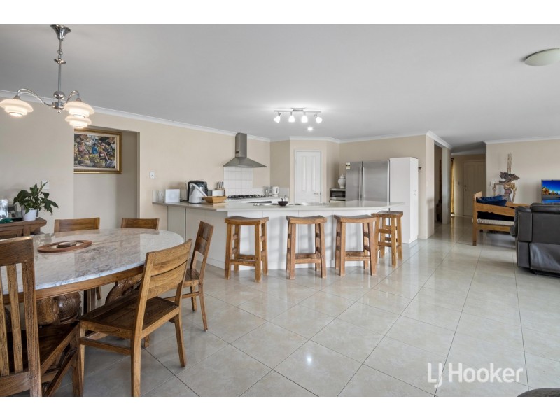 11 Wellington Boulevard, Collie WA 6225