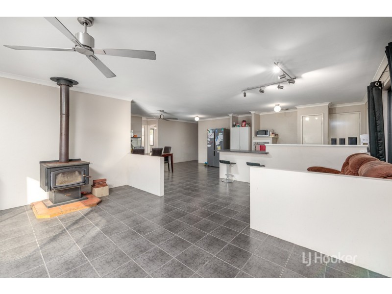 15 Cleveland Bay Avenue, Eaton WA 6232