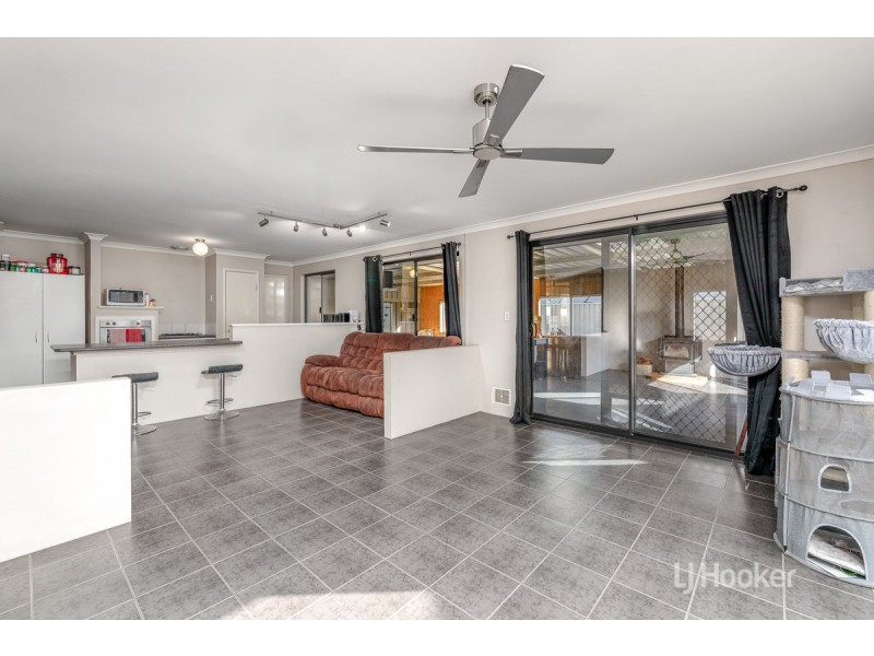 15 Cleveland Bay Avenue, Eaton WA 6232