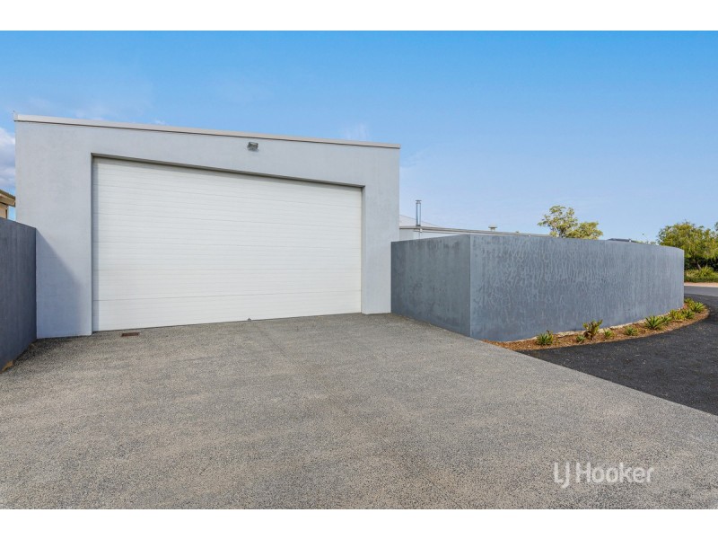 11 Kambany Approach, Dalyellup WA 6230