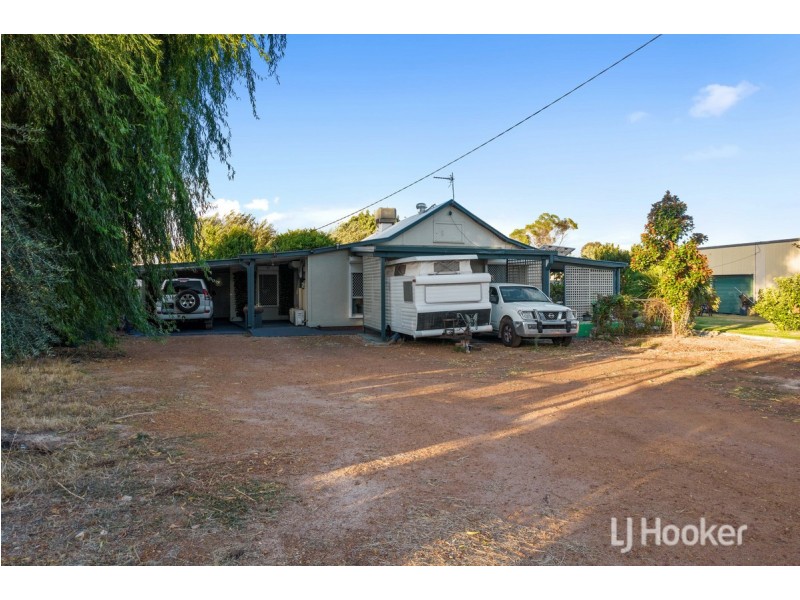 109 Atkinson Street North, Collie WA 6225