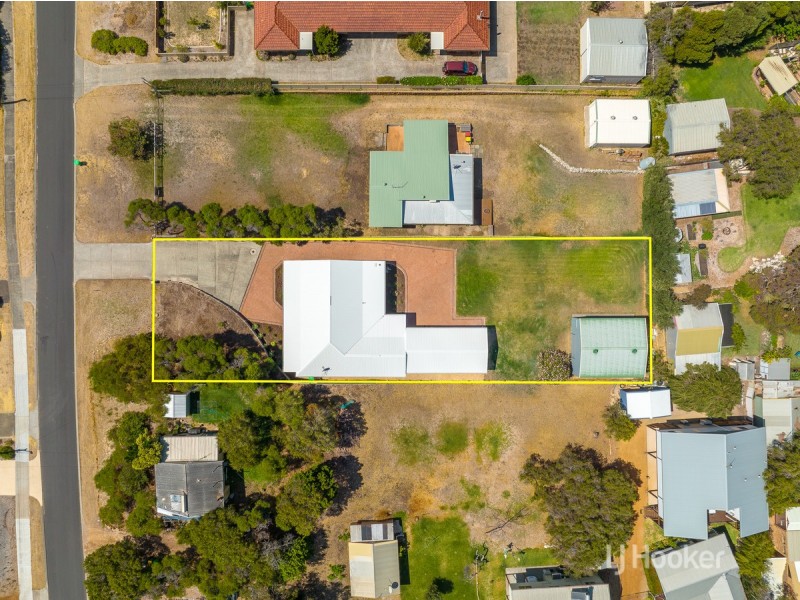 16 Coronation Drive, Binningup WA 6233