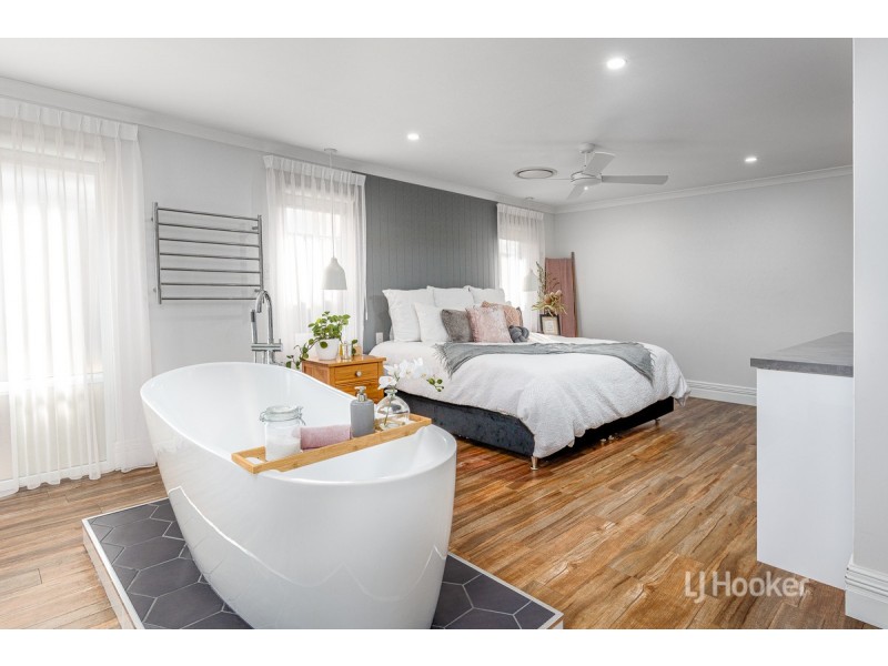 10 Ammolite Way, Australind WA 6233