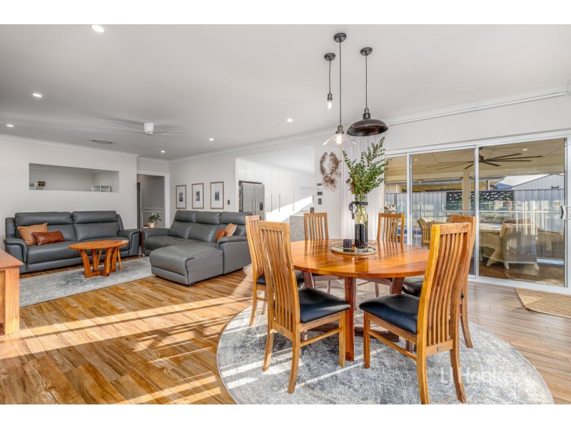 10 Ammolite Way, Australind WA 6233