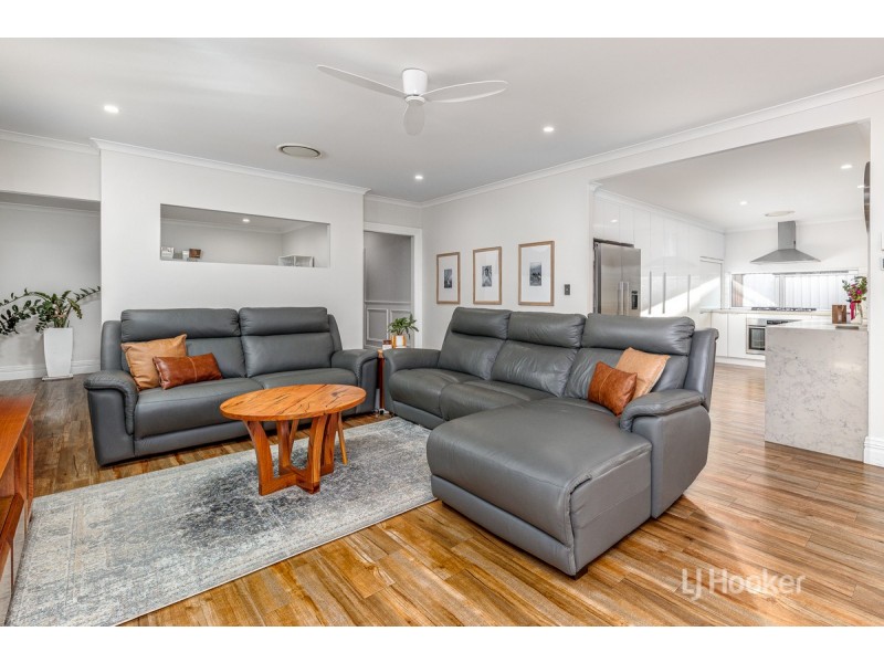 10 Ammolite Way, Australind WA 6233